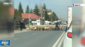 Gigi Becali, protagonistul unor scene haioase in apropiere de Bucuresti. Patronul clubului FCSB si-a scos turma de oi la plimbare in plina strada si le-a ghidat cu o matura - VIDEO
