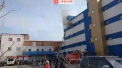 Incendiu la un mall din Moscova. 300 de persoane au fost evacuate, trei salvatori, raniti, iar cel putin un om a murit - LIVE VIDEO
