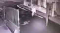 Imagini socante la Dublin unde o femeie a fost injunghiata de mai multe ori de un hot. Victima a ajuns la spital - VIDEO
