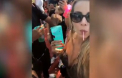 Momentul in care un barbat i-a pus o pastila in bautura, filmat de o femeie: "Fetelor, aveti grija!" - VIDEO