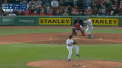 Meciul de baseball dintre Boston Red Sox si New York Yankees s-a lasat cu o incaierare, dupa ce unul dintre jucatori l-a lovit pe adversar cu mingea - VIDEO