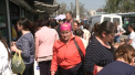 Inainte de a merge la cimitir, molodvenii merg la shopping. Astazi multi au iesit cu pungile cat sacii din piata si tot asa se vor duce si la morminte. Unii batrani au dat toata pensia pentru pomeni - VIDEO