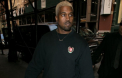 Kanye West scrie o carte de filosofie: "Cred ca seman cu Stephen Hawking"