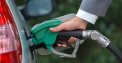 Mai ieftin cu... un banut. ANRE a stabilit noile preturi plafon pentru urmatoarele doua saptamani. Cat va costa un litru de benzina - FOTO