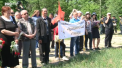 Cu lacrimi in ochi si flori in mana, sute de moldoveni au comemorat victimele catastrofei de la Cernobal. Se implinesc 32 de ani de la accidentul nuclear - VIDEO