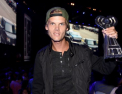 Avicii s-a sinucis, sugereaza familia. "Nu mai avea putere sa mearga mai departe". Mesajul emotionant transmis de catre cei apropiati