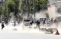Dublu atentat la Kabul. 21 persoane printre care copii, dar si un fotograf al agentiei France Presse au murit in atentat la Kabul - VIDEO