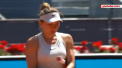 Simona Halep paraseste turneul de la Madrid. Numarul unu mondial a cedat in fata Karolinei Pliskova - VIDEO