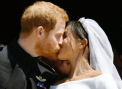 Primul sarut al lui Harry cu Meghan dupa nunta regala. Ce l-a intrebat actrita inainte de moment