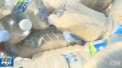 Cativa voluntari din Coreea de Sud au umplut zeci de sticle din plastic cu orez, bani si medicamente si le-au lansat pe mare, in speranta ca acestea vor ajunge la oamenii din Coreea de Nord - VIDEO