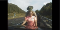 Clipul care a scandalizat America. Ce face acest politist dupa ce trage pe dreapta o soferita "dotata" - VIDEO