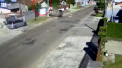 Au furat o masina, insa nu au ajuns prea departe. Doi barbati din Brazilia au fost raniti dupa ce automobilul in care se aflau s-a rostogolit si s-a izbit de un stalp - VIDEO