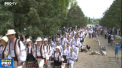 Numeroase ansambluri folclorice au urcat pe o scena amenajata in satul Sofia. Imbracati in straie nationale, artistii au amintit de traditiile frumoase din Moldova - VIDEO