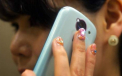 Noua inventie a japonezilor. Unghiile false ce stralucesc atunci cand ating un smartphone