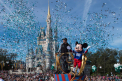 Un barbat strangea like-uri pe Facebook ca sa comita un atac armat la Disney World