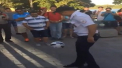 Nimeni nu scapa de febra Campionatului Mondial in Rusia. Un politist din Rostov le-a dat un masterclass de freestyle fanilor straini - VIDEO