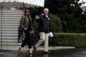 Melania Trump in vizita la copiii imigranti cu o haina pe care scria "Chiar nu-mi pasa"