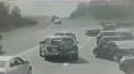 Un sofer din Belarus s-a trezit cu o blindata pe capota masinii. Momentul, surprins de camerele de supraveghere - VIDEO