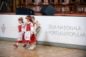 Ziua Nationala a Portului Popular in capitala. Zeci de participanti isi prezinta straiele si dansul care le reprezinta regiunea. Monica Babuc si ambasadorul Romaniei la Chisinau, prezenti la eveniment - GALERIE FOTO