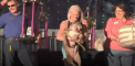 A fost desemnat cel mai urat caine din lume.  Este vorba despre un buldog englez din Statele Unite - VIDEO