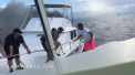 O zi la pescuit in largul coastelor Floridei a luat o turnura dramatica pentru sase turisti din Canada. Barca in care acestia se aflau a fost cuprinsa de flacari din cauza unei defectiuni la motor - VIDEO