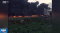 Cosmar pe o sosea din Nigeria. O cisterna incarcata cu combustibil a sarit in aer. Peste 50 de vehicule au ars in intregime in timp ce in interior erau oameni: noua persoane au murit - VIDEO