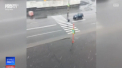 In Rusia, vremea nu tine cont de calendar. In orasul Norilsk din Siberia a nins, iar locuitorii au ramas uimiti cand au privit peste geam - VIDEO