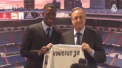 Pustiul-minune de la Real Madrid a fost prezentat oficial. Brazilianul Vinicius de doar 18 ani a imbracat pentru prima oara tricoul galacticilor si a jonglat pe Santiago Bernabeu - VIDEO