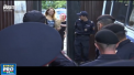 Politia rusa le-a retinut din nou pe activistele grupului feminist Pussy Riot, exact cand cele trei fete ieseau de pe poarta inchisorii - VIDEO