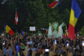 "De ce nu ne dau un an sa furam toti si apoi sa ne iertam". Filmul evenimentelor din a 2-a zi de proteste in Piata Victoriei - FOTO