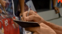 Gest nebun din partea unui suporter la un meci din campionatul Rusiei. Un fan a luat un autograf de la Artiom Dziuba chiar in pasaport - VIDEO