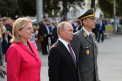 Putin vine cu un cadou special la nunta sefei diplomatiei austriece, Karin Kneissl