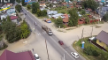 Un caine i-a salvat viata stapanei sale. O femeie dintr-un orasel din sudul Rusiei a incercat sa treaca pe zebra cand spre ea venea cu viteza un camion - VIDEO