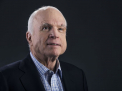 Politicieni, celebritati si jurnalisti i-au adus un omagiu lui John McCain, care a murit, dupa ce a suferit mai multa vreme de un cancer cerebral - VIDEO