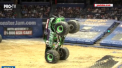Show total la un turneu de monster truck, in Statele Unite. Un pilot a ridicat vehiculul pe rotile din fata si s-a deplasat asa cativa metri - VIDEO