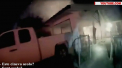 Un tanar politist din statul american Texas a salvat o familie dintr-o casa. Membrii acsteia dormeau cand focul, izbucnit intr-o locuinta invecinata s-a extins si asupra casei lor - VIDEO
