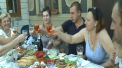De Sfanta Maria in mai multe localitati din tara a fost sarbatorit hramul. A rasunat muzica, iar oamenii au pregatit mese pline cu bucate si au asteptat oaspeti - VIDEO