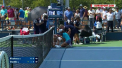 Gest frumos al tenismenei romane Monica Niculescu. Adversara sa, Julia Glushko, care a eliminat-o de la US Open, s-a lovit rau in setul secund, iar Niculescu i-a sarit in ajutor - VIDEO