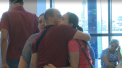 Zona plecari de la aeroport este zilele acestea mai aglomerata decat oricand. Moldovenii veniti sa-si petreaca scurtele vacante acasa, se intorc in tarile in care traiesc. Unii au plecat cu tot cu familii - VIDEO