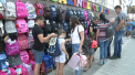 Pregatiri cu o zi inainte de scoala. Inarmati cu multa rabdare, liste si multi bani, unii parinti impreuna cu cei mici au mers sa faca ultimele cumparaturi: "Luam ce a mai ramas" - VIDEO