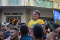 Principalul candidat la prezidentialele din Brazilia, injunghiat ieri in timpul unei manifestatii, a pierdut 40 la suta din sange - VIDEO