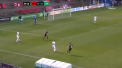 Surpriza neplacuta pentru portarul unei echipe de fotbal irlandeze. Un jucator de la Cork City a fost autorul unui autogol bizar