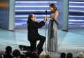 Un regizor si-a cerut in casatorie iubita pe scena Primetime Emmy 2018. Raspunsul primit - VIDEO