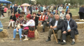 Cativa localnici din Mereni, stabiliti de ani buni peste hotare, au pus mana de la mana si au amenajat un parc in centrul satului unde au copilarit: "Oameni cu suflet mare, chiar daca nu traiesc aici" - VIDEO