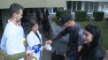 O tigara in schimbul unui... mar? Studentii de la USM le-au propus fumatorilor sa accepte provocarea: "Nu mananc mere". Cum au reactionat oamenii - VIDEO