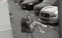 Ce a patit o dansatoare in parcarea clubului in care lucra. Camerele de supraveghere au surprins incidentul. VIDEO