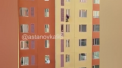 Un barbat a fost salvat de un politist dupa ce era cat pe ce sa cada de la etajul cinci - VIDEO