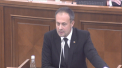 Introducerea sintagmei de integrare europeana in Constitutie ramane inca in aer. Dupa ore intregi de dezbateri aprinse in Parlament, votarea a fost amanata - VIDEO