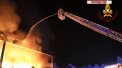Un incendiu puternic a izbucnit la un depozit de reciclare a deseurilor din Milano. Flacarile uriase i-au speriat pe localnici, iar fumul toxic a acoperit o parte a orasului - VIDEO
