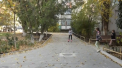 Daca se vrea, se poate! Si-au zis locuitorii din Causeni, care au pus mana de la mana si, din banii adunati, au reparat strazile din preajma blocurilor in care locuiesc si au amenajat spatii de parcare - VIDEO